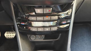 Peugeot 208 2017 1.2  e-THP GT Line 110hp * Panorama * Automatic-thumb-15