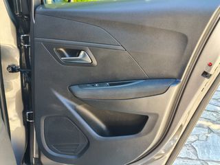 Peugeot 208 2021 1.2 PURETECH 100 ALLURE-thumb-48