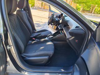 Peugeot 208 2021 1.2 PURETECH 100 ALLURE-thumb-42