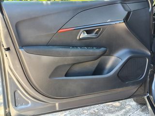 Peugeot 208 2021 1.2 PURETECH 100 ALLURE-thumb-45