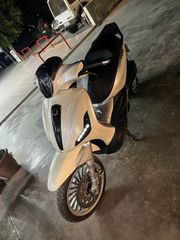 Piaggio Beverly 300i 2015-thumb-6