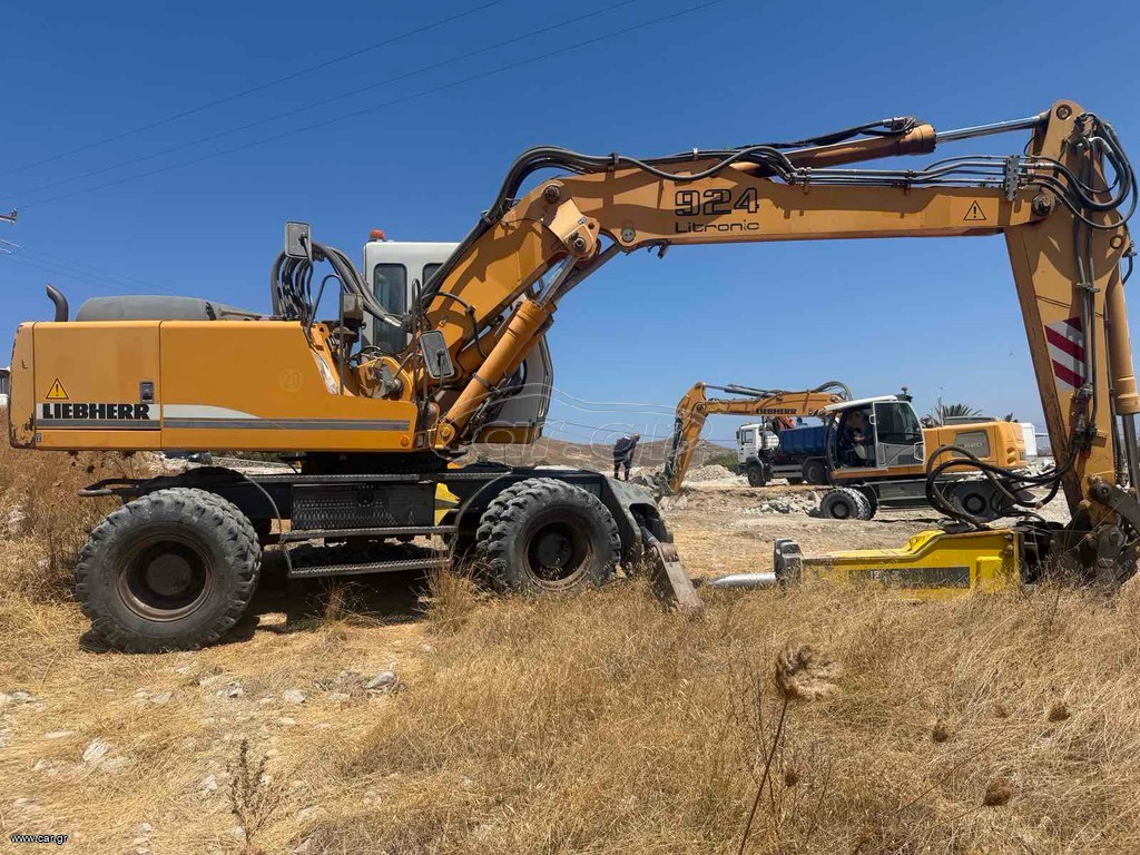 Εκσκαφέας Με Λάστιχα Liebherr 2007 A924Β