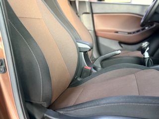Hyundai i 20 2016 1.4 CRDI | DIESEL | NAVIGATION-thumb-48