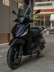 Piaggio Beverly 300 2023 DEEP BLACK