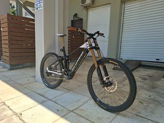 Downhill - Enduro - Trail Mondraker 2023 Level R