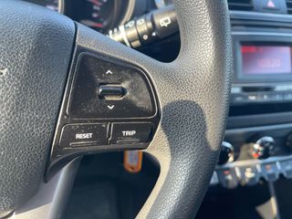 Kia Rio 2016-thumb-37