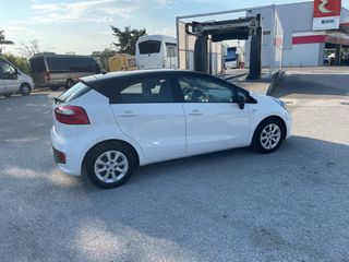 Kia Rio 2016-thumb-18