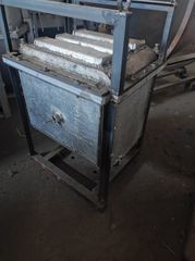 3 ΚΑΛΟΥΠΙΑ, ΣΩΜΑ / ΚΑΠΑΚΙ / ΤΡΙΓΩΝΟ παραγωγης πλαστικων κουτιων delivery περιστροφικης χυτευσης Rotomolding
