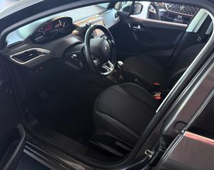 Peugeot 208 2018 1.2 PureTech 110Hps Allure KAMEPA/NAVI/KLIMA-thumb-8