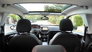Peugeot 208 2015 1.2  e-THP GT Line 110hp * Panorama * Δερμάτινο Σαλόνι-thumb-18