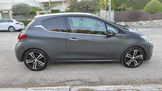 Peugeot 208 2015 1.2  e-THP GT Line 110hp * Panorama * Δερμάτινο Σαλόνι-thumb-5