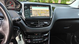 Peugeot 208 2015 1.2  e-THP GT Line 110hp * Panorama * Δερμάτινο Σαλόνι-thumb-17