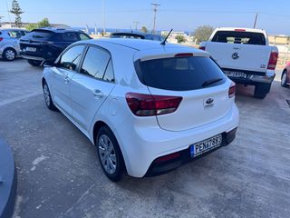 Kia Rio 2019 1.4 CRDI SPIRIT-thumb-8