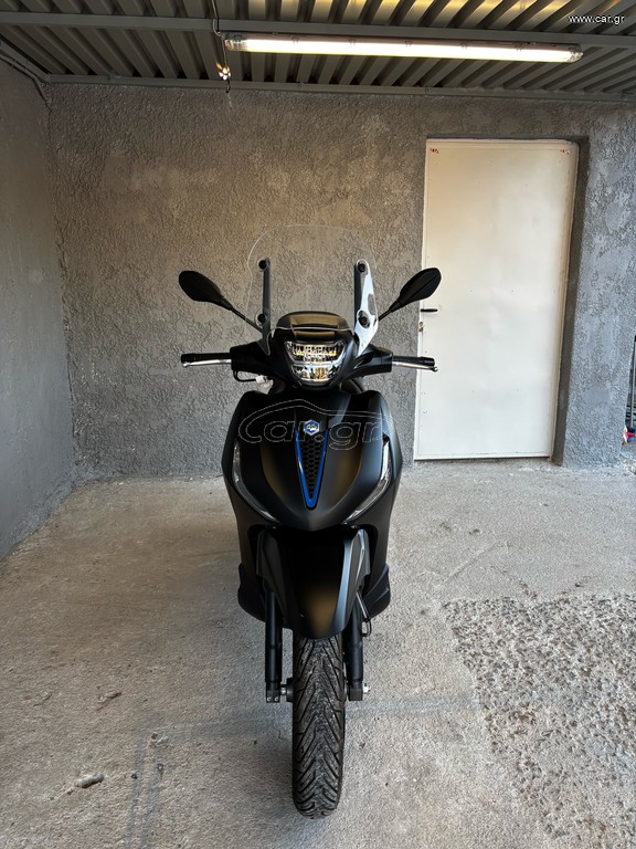 Piaggio Beverly 400 2025