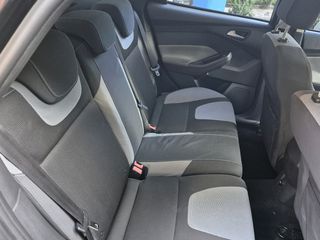 Ford Focus 2011-thumb-25