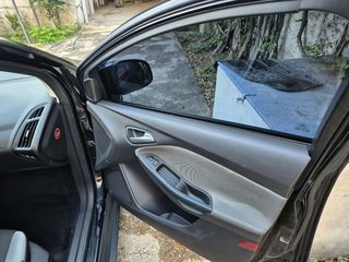 Ford Focus 2011-thumb-27