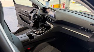 Peugeot 3008 2017 1,2 PURETECH ALLURE AUTOMATIK-thumb-9