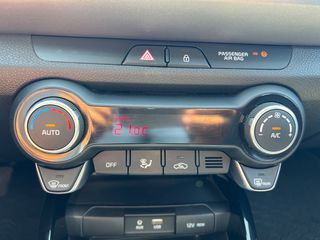 Kia Stonic 2019 NAVI CAMERA-thumb-37