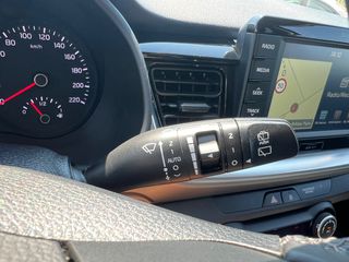 Kia Stonic 2019 NAVI CAMERA-thumb-44