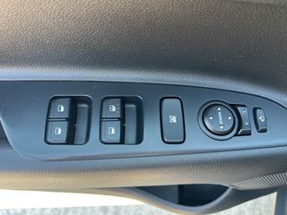 Kia Stonic 2019 NAVI CAMERA-thumb-29