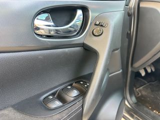 Nissan Qashqai 2018 TEKNA PANORAMA NAVI CAMERA 360-thumb-32