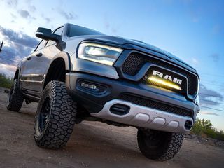 Σετ γρίλιας για RAM Rebel (2019-2024) με Glide με φώτα θέσης 11500 Lumens - Lazerlamps-thumb-1