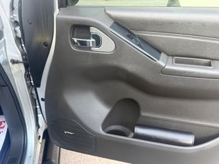 Nissan Navara 2012 V6 4X4-thumb-17