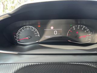 Peugeot 2008 2021 1.5 110HP ACTIVE-thumb-12