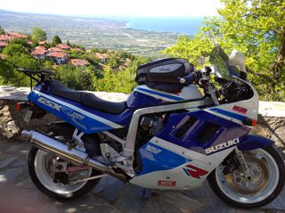 Suzuki GSXR 1100 1989-thumb-10