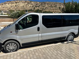 Opel Vivaro 2012-thumb-2