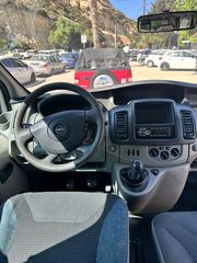 Opel Vivaro 2012-thumb-7