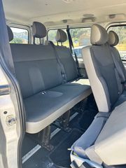 Opel Vivaro 2012-thumb-11
