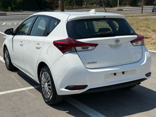 Toyota Auris 2017-thumb-4