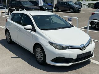 Toyota Auris 2017-thumb-8