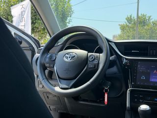 Toyota Auris 2017-thumb-11