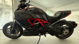 Ducati Diavel 2016 carbon