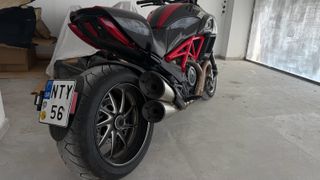 Ducati Diavel 2016 carbon-thumb-2