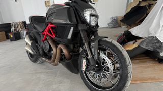 Ducati Diavel 2016 carbon-thumb-3