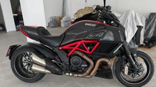 Ducati Diavel 2016 carbon-thumb-7