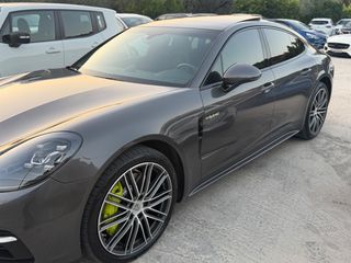 Porsche Panamera 2018 4 E-HYBRID-thumb-6