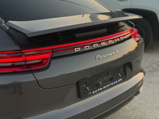 Porsche Panamera 2018 4 E-HYBRID-thumb-17