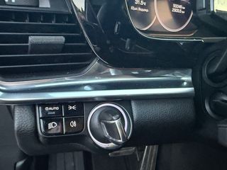 Porsche Panamera 2018 4 E-HYBRID-thumb-29