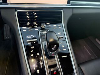 Porsche Panamera 2018 4 E-HYBRID-thumb-31
