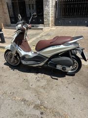 Piaggio Beverly 300i 2015-thumb-1