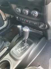 Jeep Wrangler 2018 SAHARA-thumb-11