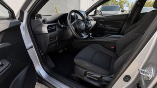 Toyota C-HR 2021-thumb-5