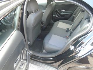 Mercedes-Benz A 160 2020 CDI DIESEL-thumb-13