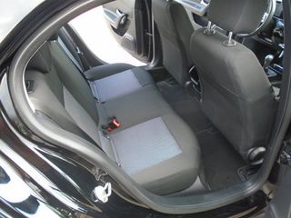 Mercedes-Benz A 160 2020 CDI DIESEL-thumb-16