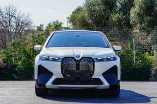 Bmw iX 2022 xDrive40 Sport SkyLounge-thumb-1