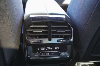 Bmw iX 2022 xDrive40 Sport SkyLounge-thumb-18